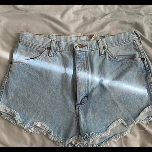 Urban Outfitters “Urban Renewal” Vintage Wrangler shorts